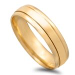 Aliança ouro amarelo com filet batido com 6mm