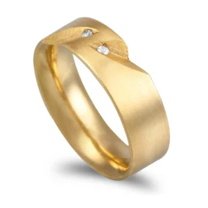 Aliança em ouro com pedras