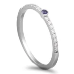 Anel ouro branco de 19,2kl com safira e diamantes