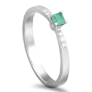 Anel em ouro branco com Esmeralda e Diamantes