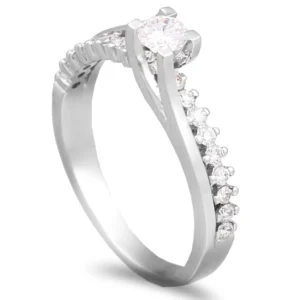 Anel solitário com diamantes em ouro branco