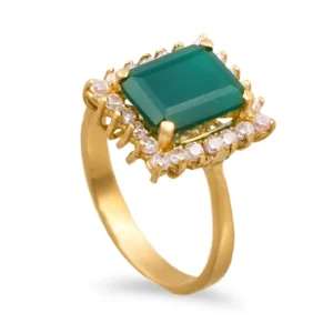 Anel em ouro com pedra verde